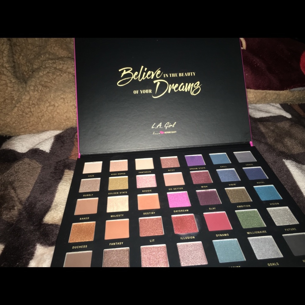 Eyeshadow palette